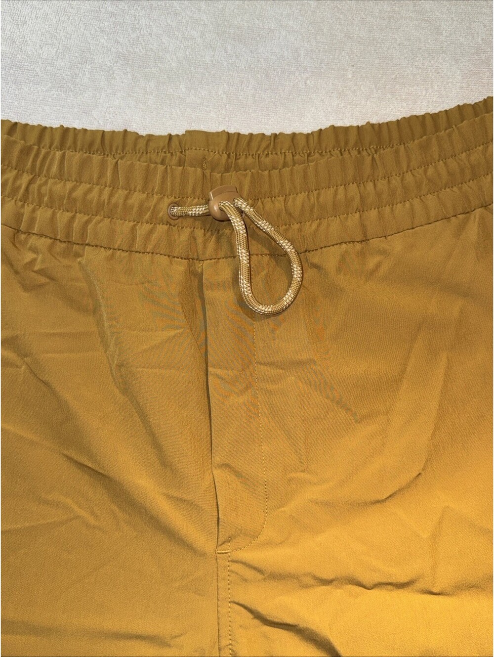 OLD NAVY Stretch-tech H20 Stretch Water Repellant Shorts Dark Mustard Yellow XXL